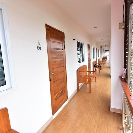 Kt Knight Hotel Szurin Kültér fotó