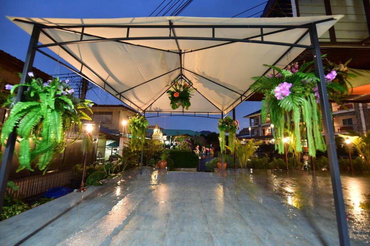 Kt Knight Hotel Szurin Kültér fotó