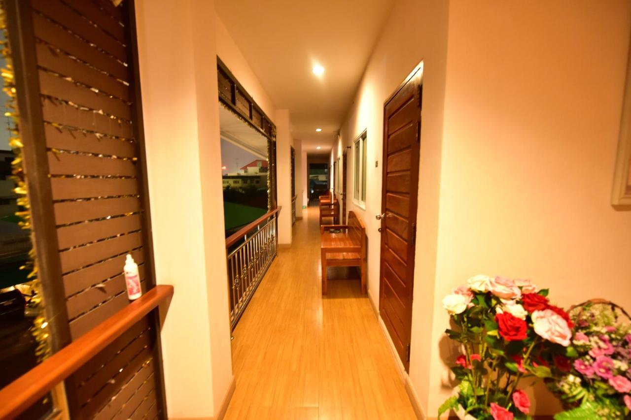 Kt Knight Hotel Szurin Kültér fotó